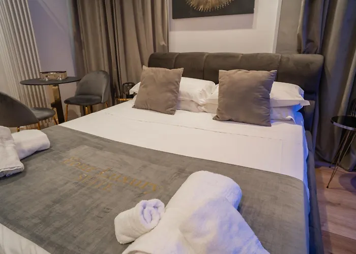 Four Luxury Suite