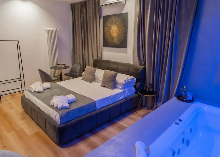Four Luxury Suite